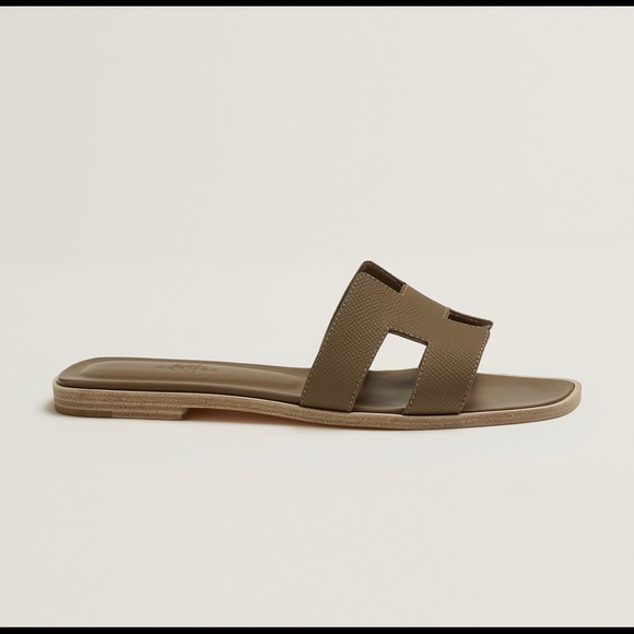 SOLD! Hermes Oran Sandals Etoupe - Picture 4 of 4